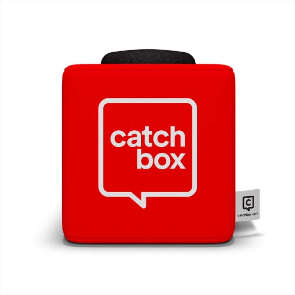 Catchbox trådløs mikrofon til at kaste rundt mellem deltagerne. Egnet for hørehæmmede da Catchboxen kan kobles til høreappart/-implantat.